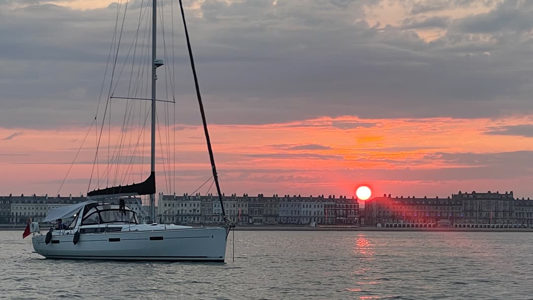 Sundowner Sailing Experience